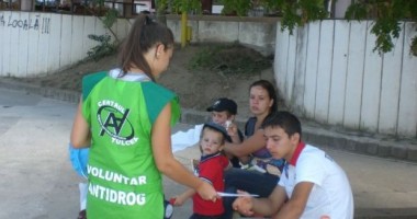 Stire din Sănătate : Tinerii de pe litoral, informați asupra riscurilor consumului de droguri