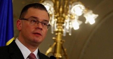 Stire din Politică-Administrație : Mihai Răzvan Ungureanu, ales președinte al Partidului Forța Civică