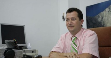 Stire din Economie : Bărhălescu cheamă alături asociațiile patronale și profesionale pentru o nouă lege a turismului