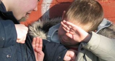 Stire din Eveniment : Ce îi învață polițiștii pe elevi: cei patru pași pentru evitarea violențelor