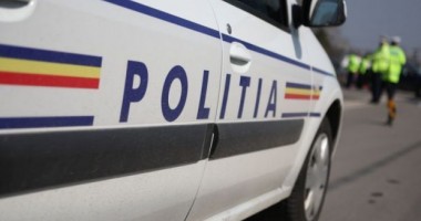 Stire din Eveniment : Un șofer beat a intrat cu mașina în copac la ieșire din Lipnița