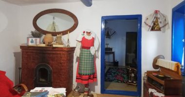 Tradiţiile românilor, promovate în ajun de Paşte, în gospodăria "Suvenir din Dobrogea" - 4