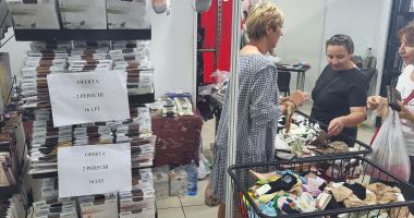 Sesiune de shopping! Blănuri, costume şi rochiţe, la ediţia de toamnă a TINIMTEX - 4