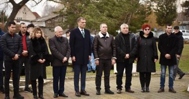 Tradiția de Bobotează continuă la Medgidia. Cine a reușit să ajungă primul la sfânta cruce aruncată în apă - 4