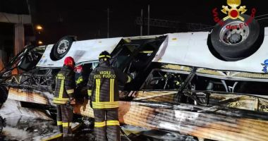 Stire din Eveniment : Oficial MAE: Patru români, morți în accidentul de autocar de lângă Veneția