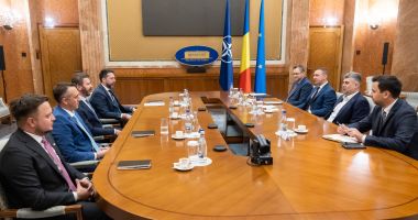 Stire din Social : Premierul caută soluții pentru digitalizarea sistemelor informatice ale statului