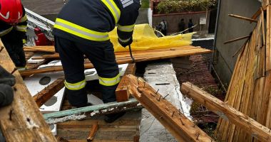 Stire din Social : Constanţa, după cod roşu / Pompierii, intervenţie după intervenţie! "Chiar și la această oră suntem în teren"