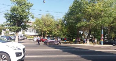GALERIE FOTO. Accident rutier în Mamaia. Se circulă cu dificultate spre Năvodari! - 2