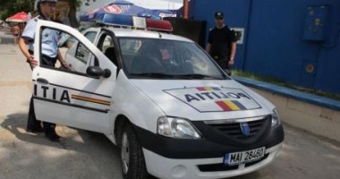 Stire din Eveniment : Bătrână lovită de o mașină în zona CET