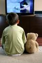 Stire din Sănătate : Copiii care se uită prea mult la TV au rezultate mai slabe la matematică