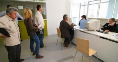 Stire din Social : Ce program au casieriile RAJA în perioada sărbătorilor de iarnă