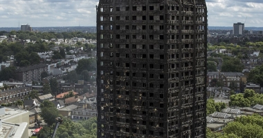 "Mamă, îți mulțumesc pentru tot ce ai făcut pentru mine!" / POVEȘTILE DRAMATICE ALE CELOR CARE AU SFÂRȘIT ARȘI DE VII, în IADUL de la Grenfell Tower - 3