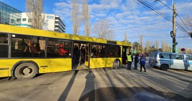 Stire din Social : Acțiune amplă de control pe liniile CT Bus. Directorul societății, prezent pe teren