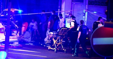 ATENTAT LONDRA / Un mort și opt răniți după ce un vehicul a intrat în pietoni. Galerie FOTO - 4