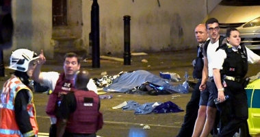 ATENTAT LONDRA / Un mort și opt răniți după ce un vehicul a intrat în pietoni. Galerie FOTO - 8