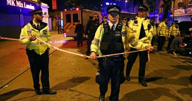 ATENTAT LONDRA / Un mort și opt răniți după ce un vehicul a intrat în pietoni. Galerie FOTO - 9