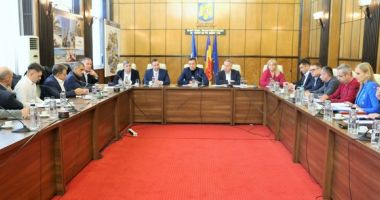 Stire din Economie : Ministrul Transporturilor s-a întâlnit cu protestatarii. Ce s-a convenit în urma discuțiilor