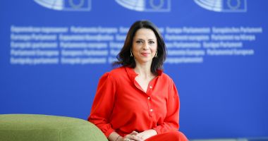 Stire din Politică-Administrație : Ramona Strugariu: "REPER va candida la alegeri cu obiectivul de a coagula o platformă liberală, democratică, reformistă
