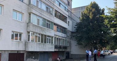Galerie foto. FEMEIE CĂZUTĂ DE LA ETAJUL AL TREILEA AL UNUI BLOC DIN CONSTANȚA - 2