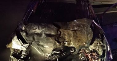 Galerie foto. AUTOTURISM FĂCUT SCRUM, DUPĂ UN ACCIDENT, PE AUTOSTRADA SOARELUI! - 2