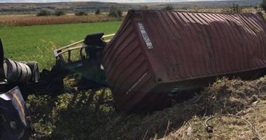 FOTO / Accident rutier în județul Constanța! TIR RĂSTURNAT! Victima, aruncată din cabină! - 3