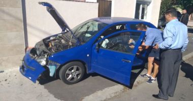 IMAGINEA ZILEI / Mașină răsturnată în centrul Constanței! - 2