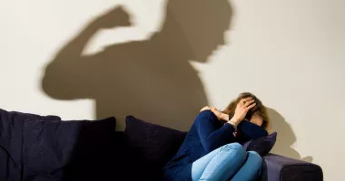 Stire din Eveniment : Un bărbat din Constanța, reținut pentru violență în familie. S-a emis ordin de protecție provizoriu