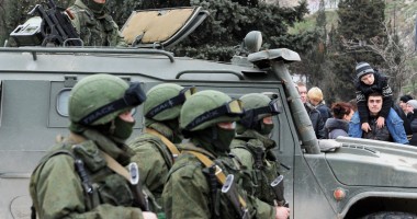 Stire din Actualitate : Crimeea: Observatorii OSCE - cale întoarsă după ce au fost întâmpinați cu focuri de armă