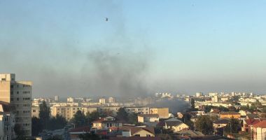 GALERIE FOTO / Incendiu la o casă din Constanța. Intervin mai multe autospeciale - 5