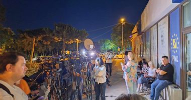 Emoții mari, înainte de aflarea rezultatelor alegerilor la sediul PNL Constanța - 2