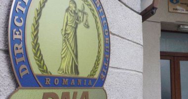 Stire din Eveniment : Primar urmărit penal de către DNA, sub control judiciar