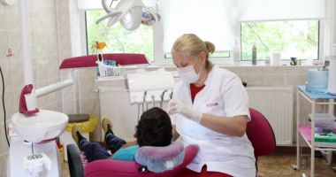 Stire din Social : Birocrația oprește accesul pacienţilor cu autism la tratamente stomatologice gratuite