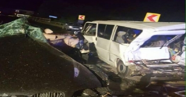 Imagini șocante. CARNAGIU CU TREI MORȚI, după ce un tânăr s-a izbit cu BMW-ul "de Bulgaria" într-un microbuz - 9