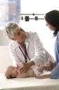 Vaccinurile obligatorii, completate cu succes de cele plătite de părinți
