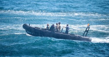 "Iubim Constanța, iubim marinarii!" Spectacol, emoții, dar şi oameni nervoşi pe faleza Cazinoului - 4