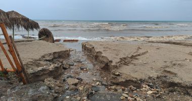 GALERIE FOTO. Cum arată dezastrul la Vama Veche! Turiști disperați, mașini inundate în urma potopului! - 5