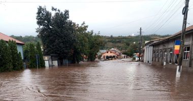 GALERIE FOTO. Două persoane au fost găsite decedate ca urmare a furtunilor extreme ce au afectat opt județe - 2