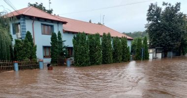 GALERIE FOTO. Două persoane au fost găsite decedate ca urmare a furtunilor extreme ce au afectat opt județe - 3