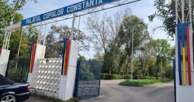 Amplă acțiune de ecologizare în curtea Palatului Copiilor! Zeci de tineri constănțeni s-au mobilizat - 2