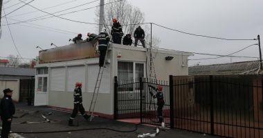 Incendiu în Constanța. Pompierii intervin la Hanul Amzacea - 1