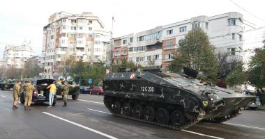 GALERIE FOTO-VIDEO. Trafic restricționat! Tancurile, taburile și alte unități mobile ale armatei, pe străzile din Constanța - 2