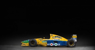 Stire din Actualitate : A fost scos la licitație bolidul de Formula 1 condus de Michael Schumacher