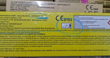 Artificii ilegale, vândute în Piața Ovidiu. Au fost ridicate peste 20.000 de articole - 2