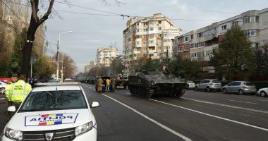 GALERIE FOTO-VIDEO. Trafic restricționat! Tancurile, taburile și alte unități mobile ale armatei, pe străzile din Constanța - 11
