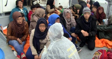 Stire din Eveniment : 46 de imigranți au fost salvați de polițiștii de frontieră români, în Marea Egee