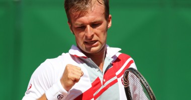 Stire din Sport : Adrian Ungur pierde primul meci în Cupa Davis. România-Suedia