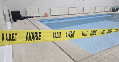 Activitatea de la bazinul Palatului Copiilor, din nou bulversată. „Toată reţeaua de ţevi este putredă!”