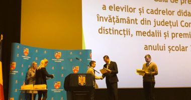 Stire din Cultură-Educație : Elevii merituoși din Constanța, premiați de președintele CJC: "Sunteți elite!"