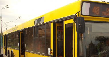 Stire din Eveniment : Inconștiența și nepăsarea unui șofer de autobuz au băgat o tânără din Constanța în spital