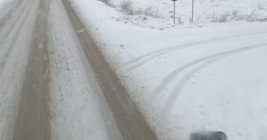 Stire din Social : Drumuri Județene Constanța acționează cu utilaje și material antiderapant